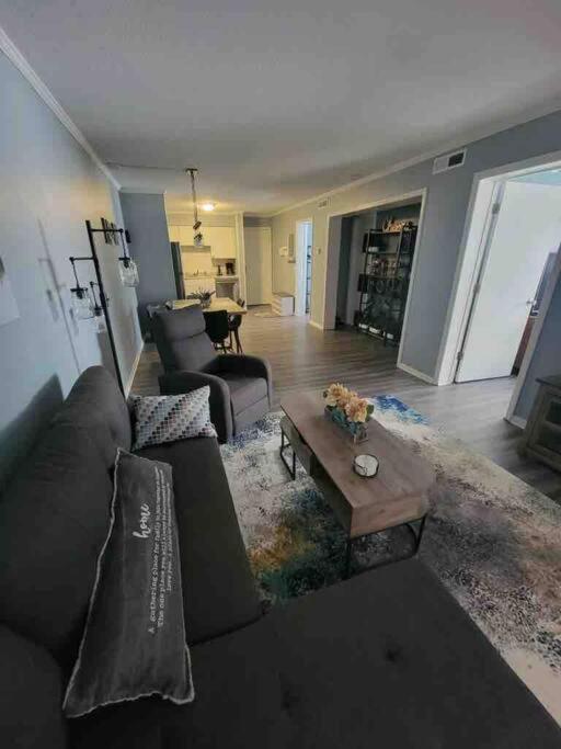 2022 Renovated 2-Bdrm Cozy, Lovely Condo W/Parking! Hilton Head Island Exterior foto